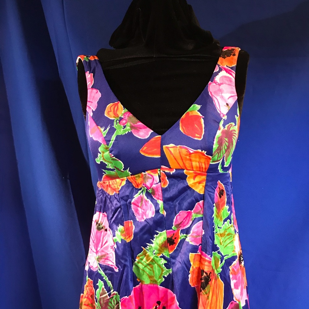 VINTAGE NYLON LONG DRESS OR NIGHTGOWN